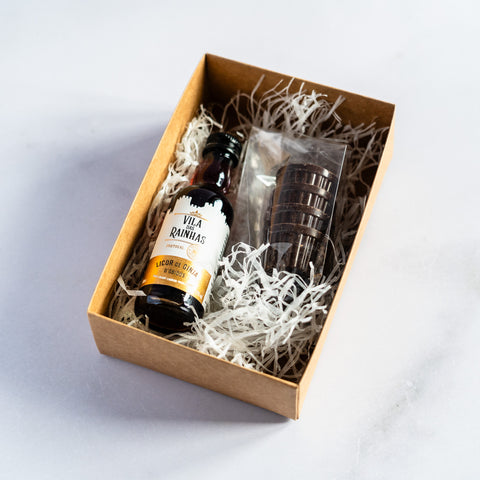Ginja de Óbidos Liqueur 5cl + 5 Chocolate Cups 100g